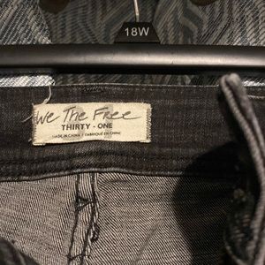 Free people black wash denim size 31 , fringed bottom